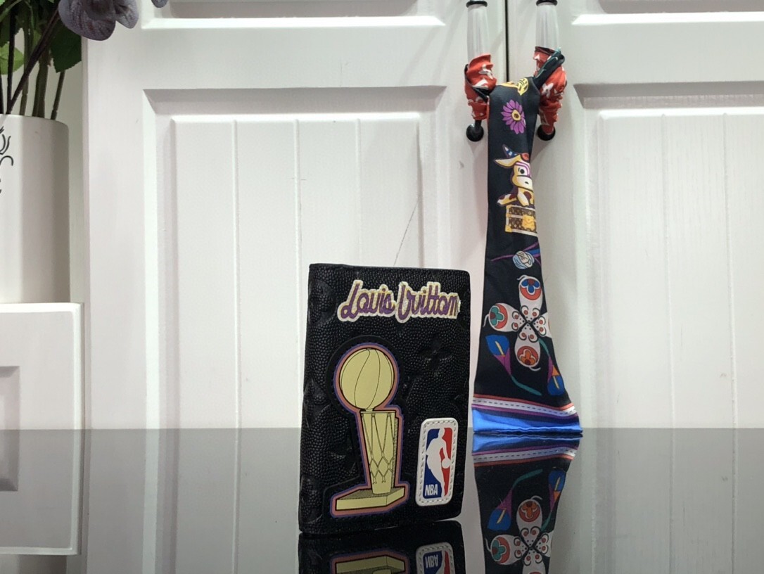 LV POCKET ORGANIZER M81663