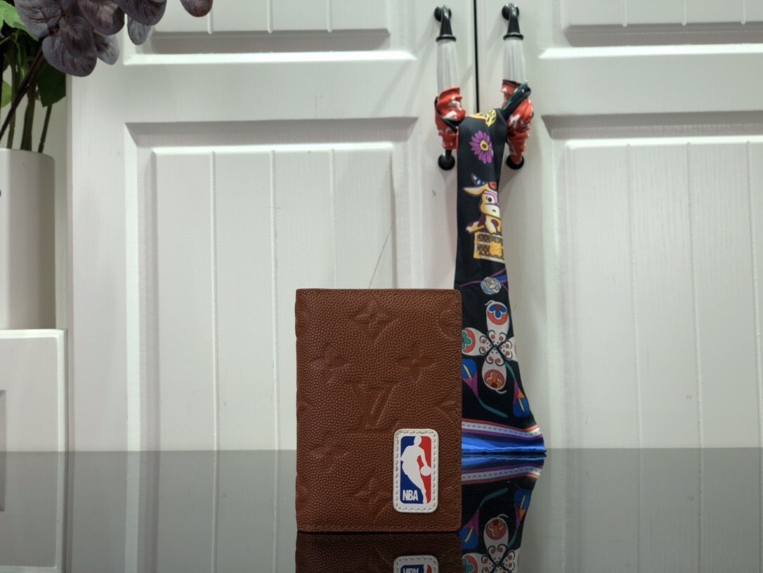 LV POCKET ORGANIZER M81663