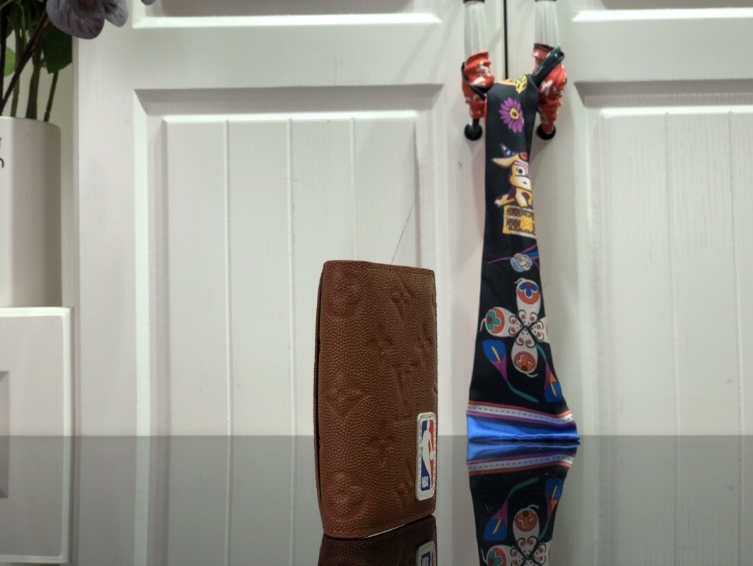 LV POCKET ORGANIZER M81663