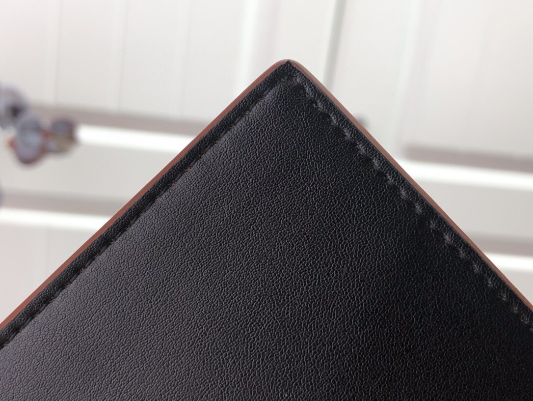 LV POCKET ORGANIZER M81663