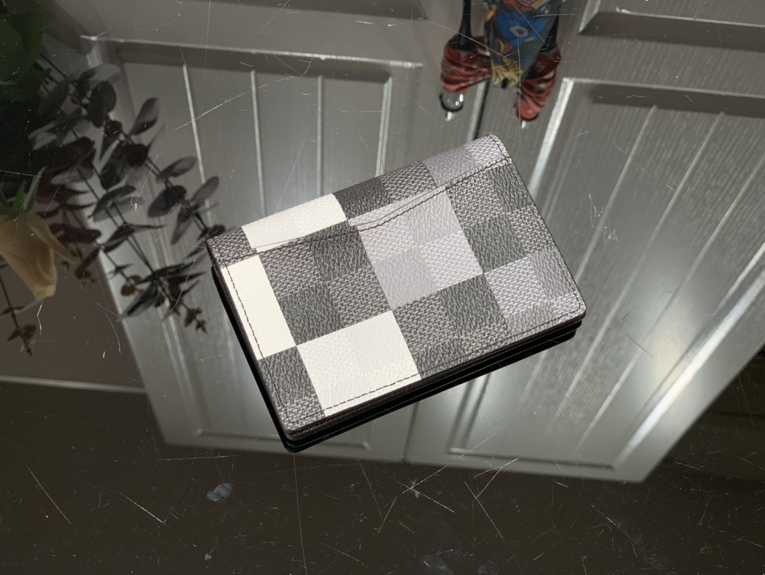 LV POCKET ORGANIZER N40422