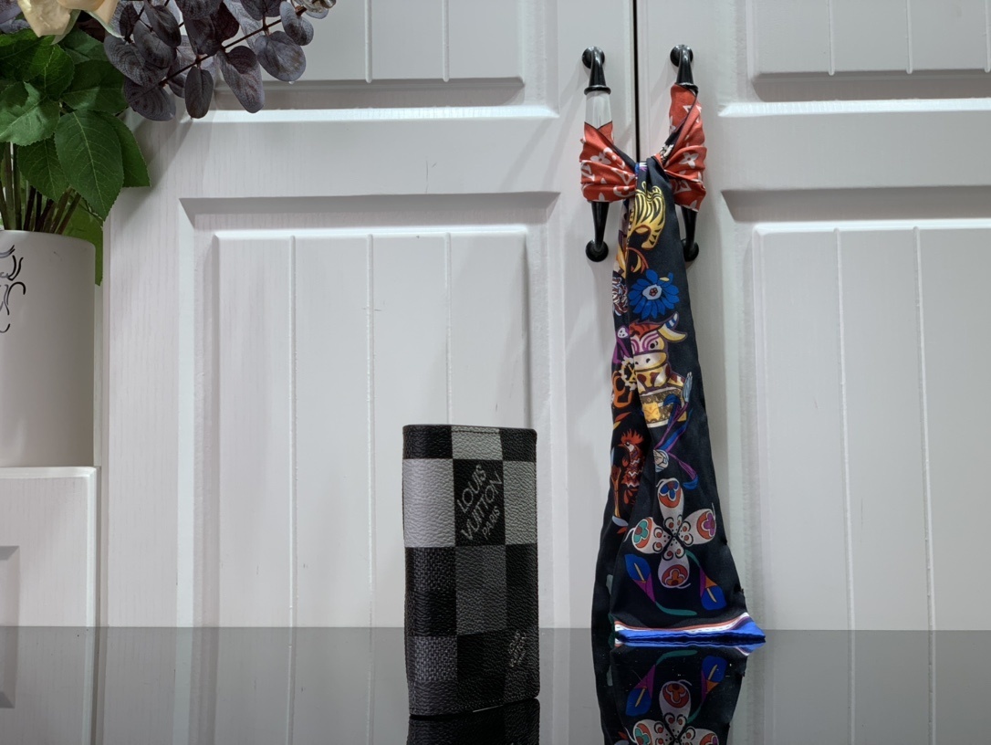 LV POCKET ORGANIZER N40422