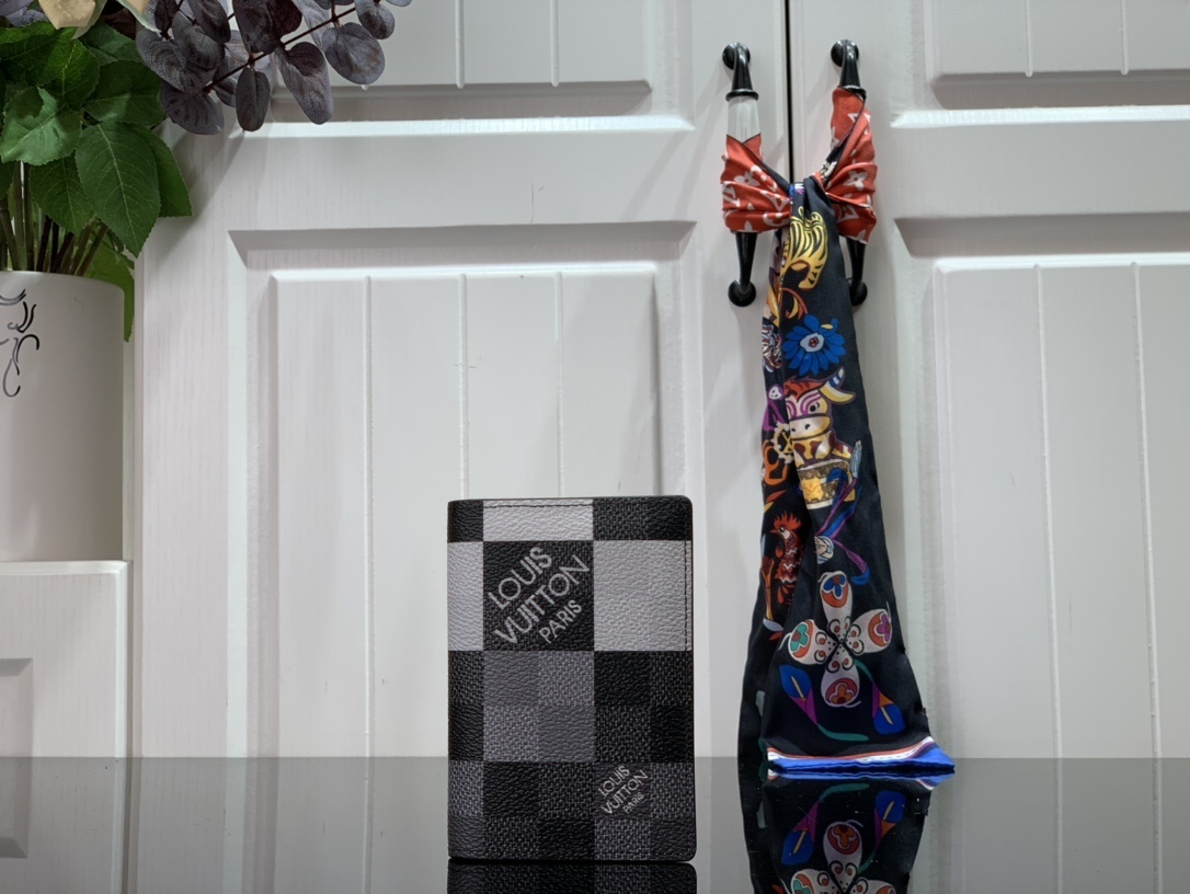 LV POCKET ORGANIZER N40422