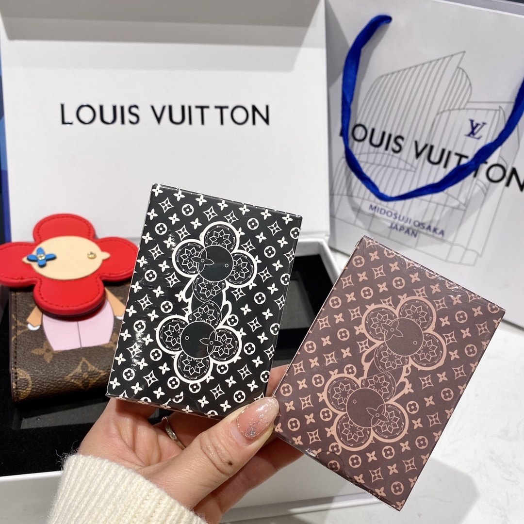 LV POKER 130104P