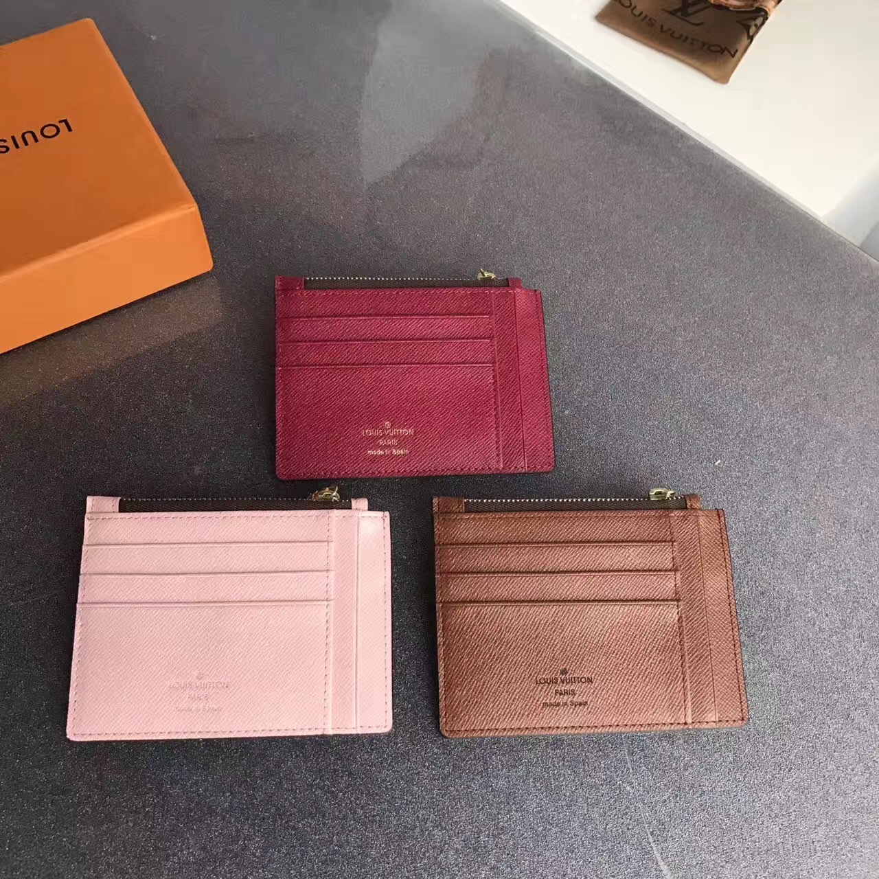 LV PORTE-CARTE ZIPPE M66531