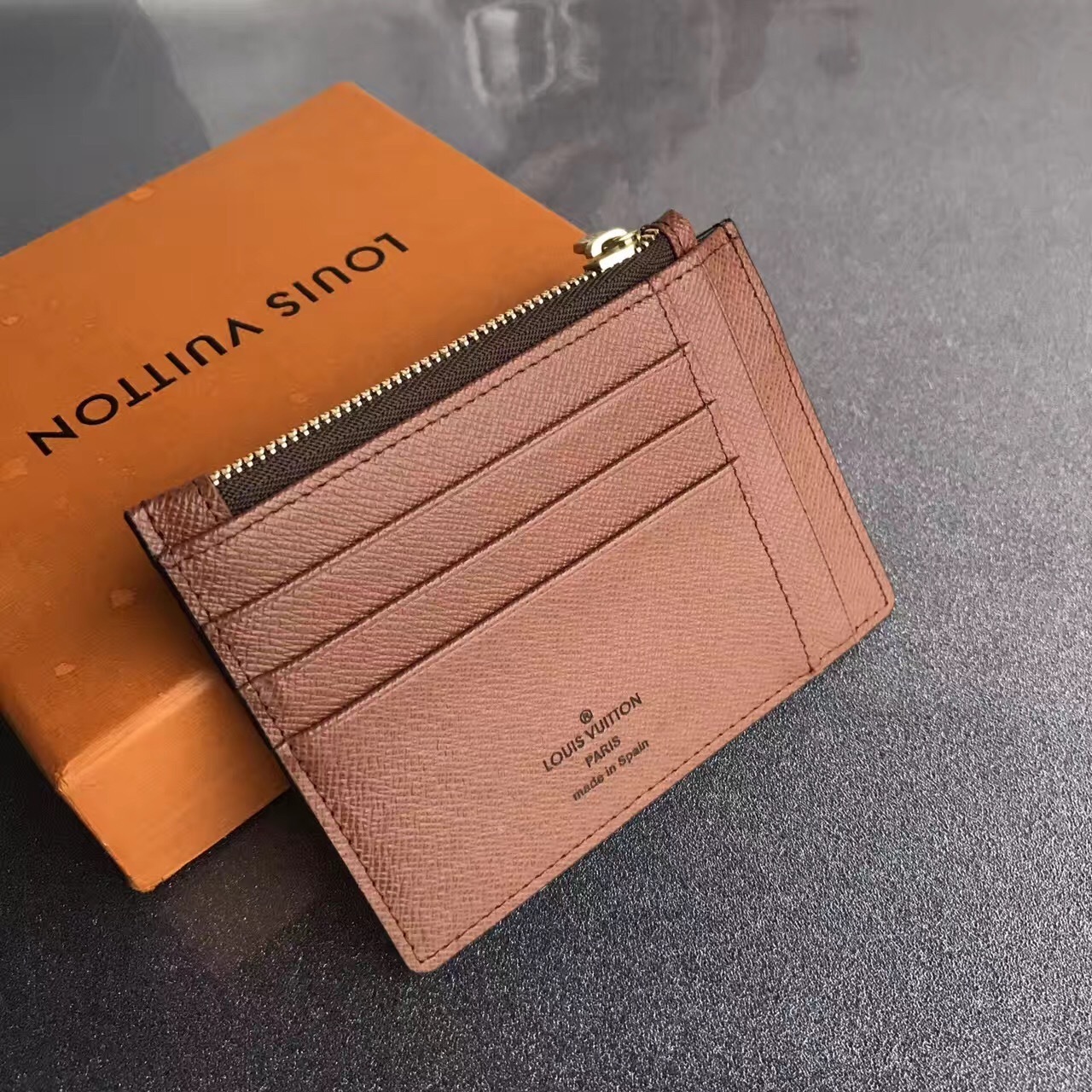 LV PORTE-CARTE ZIPPE M66531