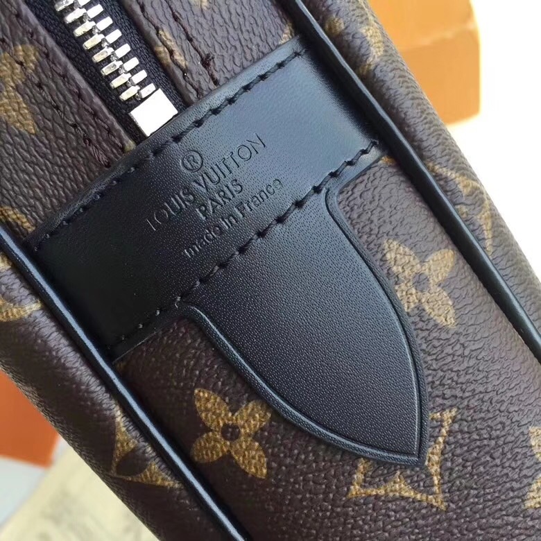 LV PORTE-DOCUMENTS VOYAGE N41125