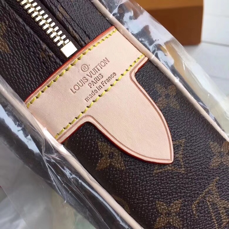 LV PORTE-DOCUMENTS VOYAGE N41125