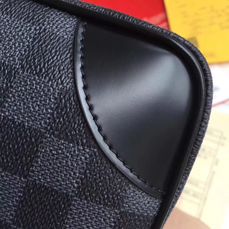 LV PORTE-DOCUMENTS VOYAGE N41125