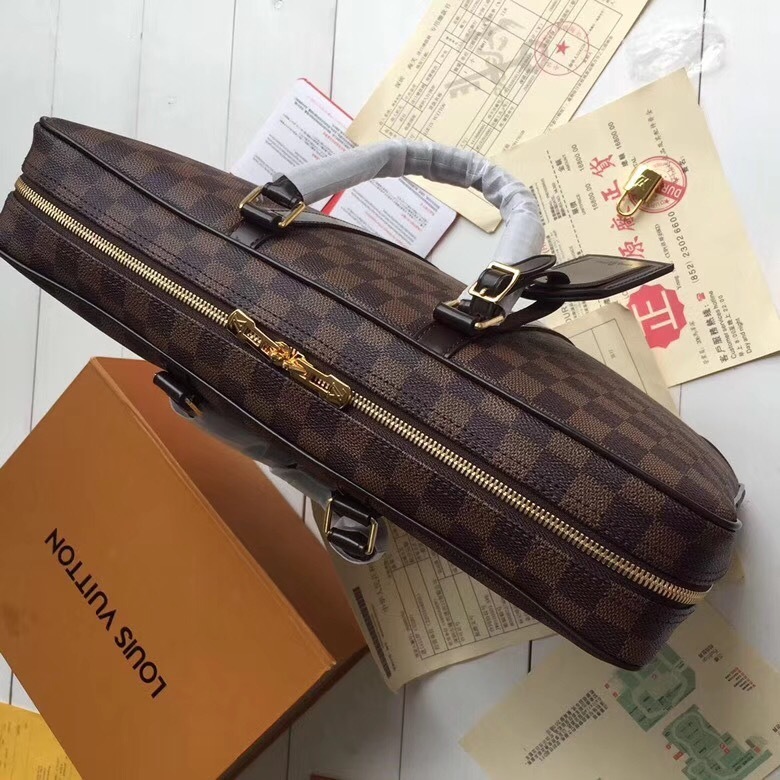 LV PORTE-DOCUMENTS VOYAGE N41125