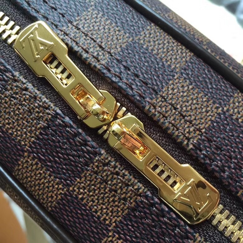 LV PORTE-DOCUMENTS VOYAGE N41125