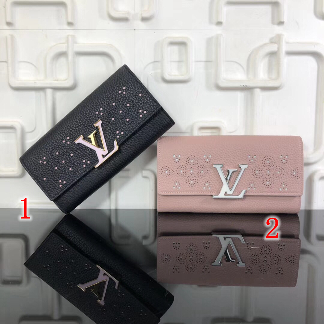 LV PORTEFEUILLE CAPUCINES M62556