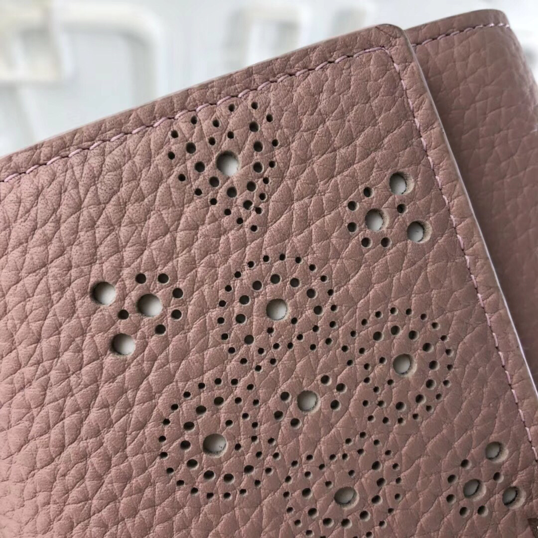 LV PORTEFEUILLE CAPUCINES M62556