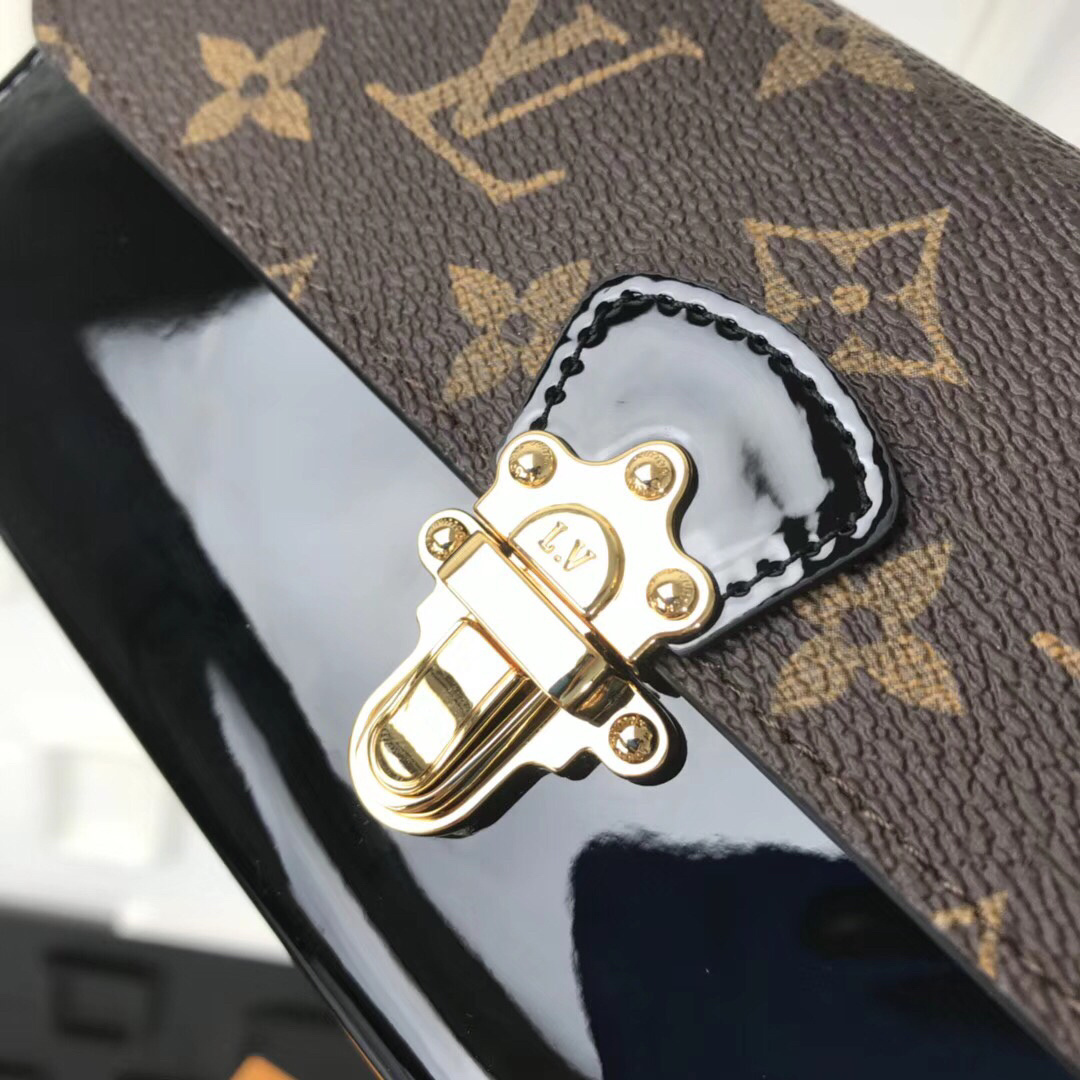 LV PORTEFEUILLE CHERRYWOOD wallet M62558 