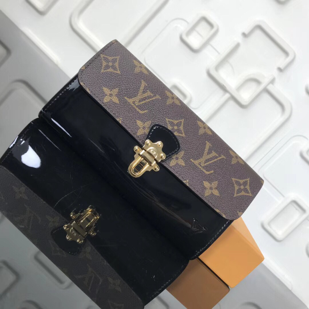 LV PORTEFEUILLE CHERRYWOOD wallet M62558 