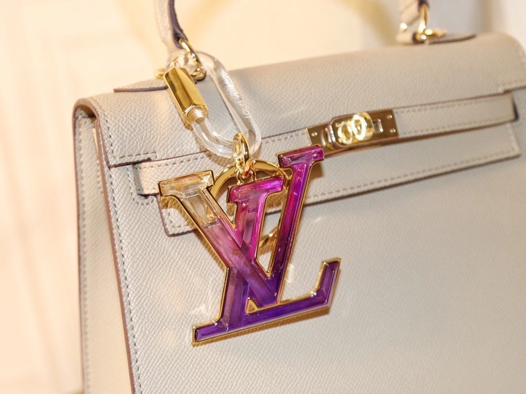 LV PRISM BAG CHARM AND KEY HOLDER MP2365