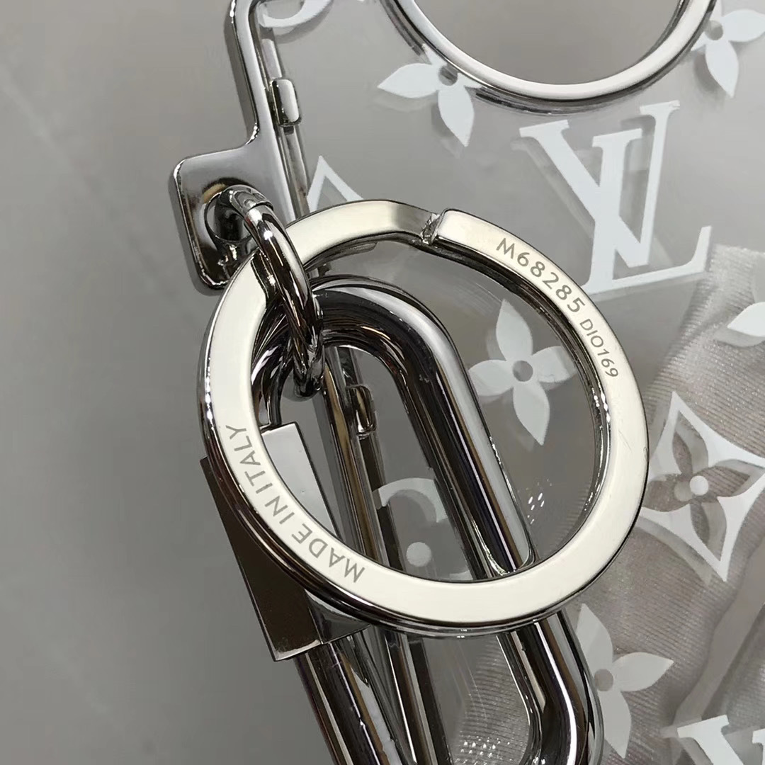 LV PRISM ID HOLDER M68285