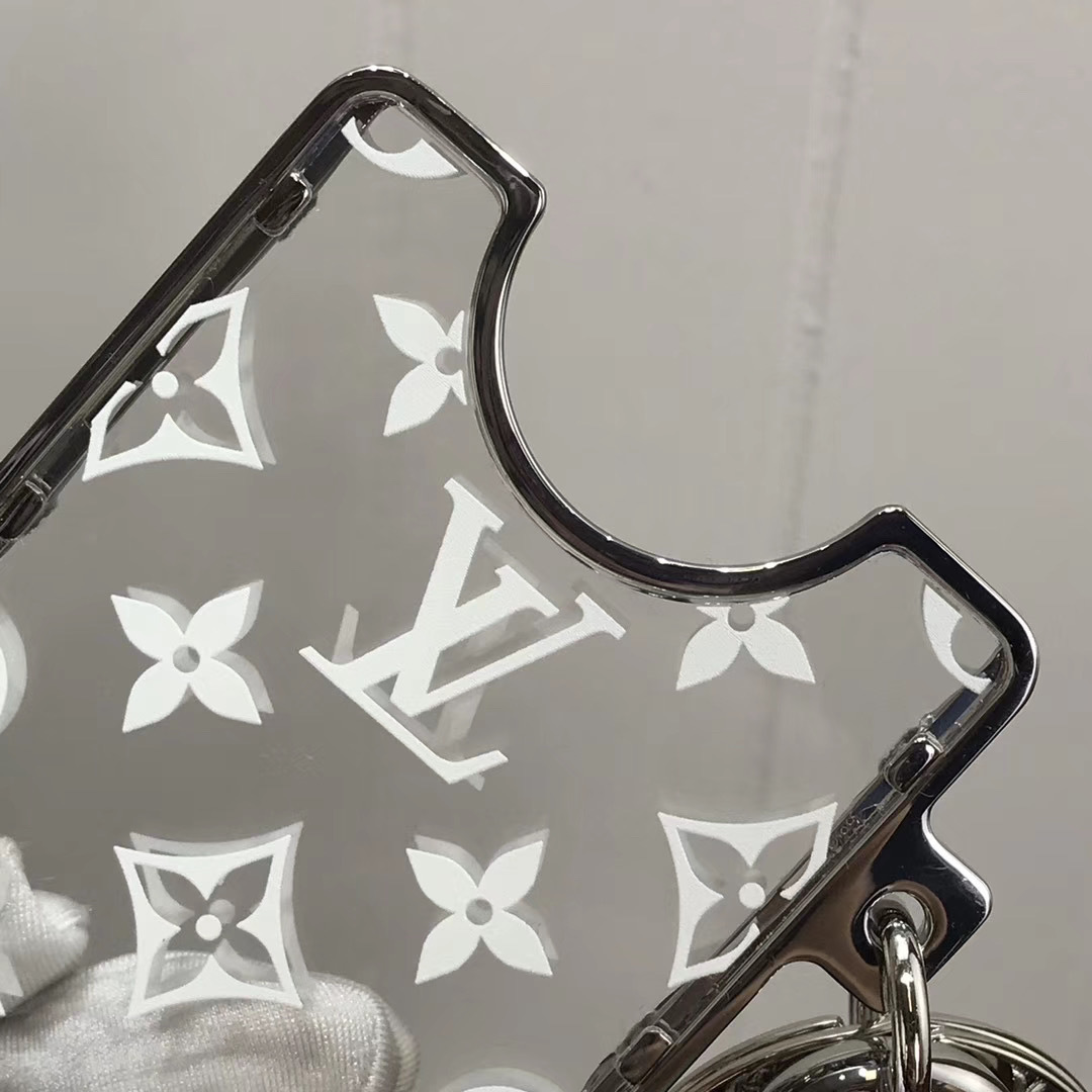 LV PRISM ID HOLDER M68285