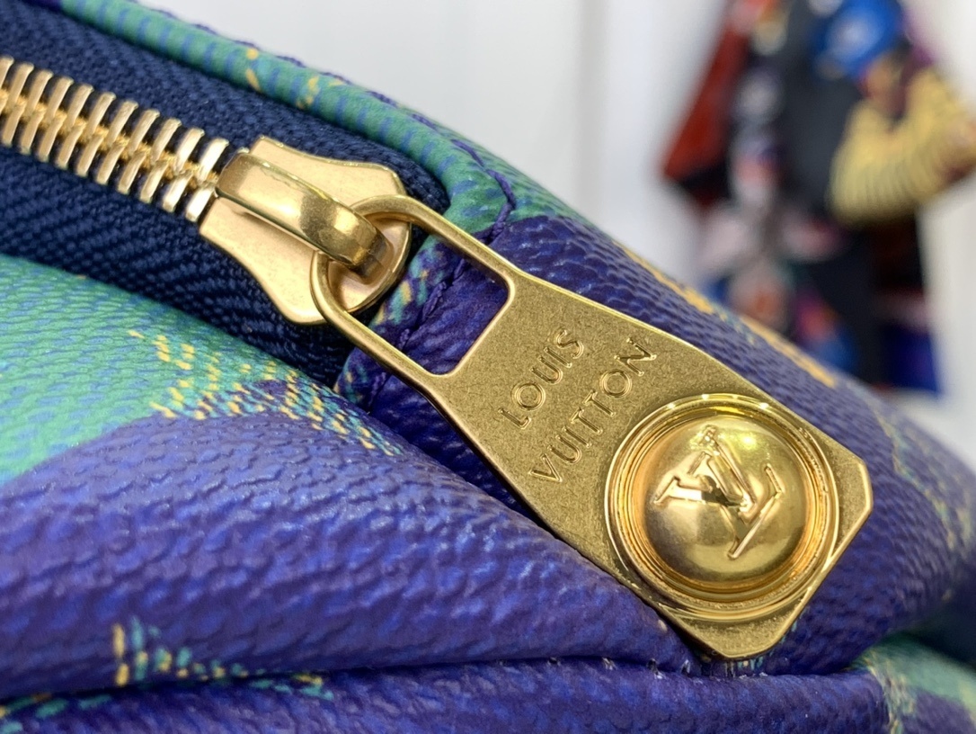 LV Push bumbag M25783