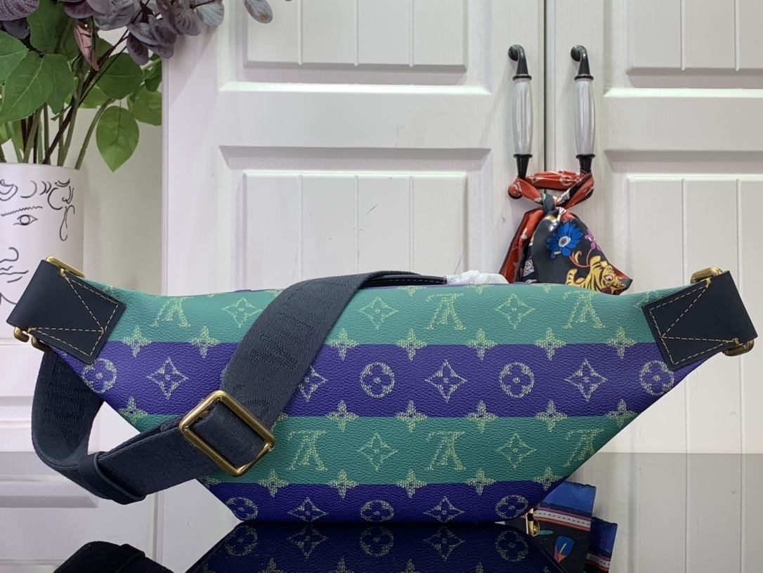 LV Push bumbag M25783