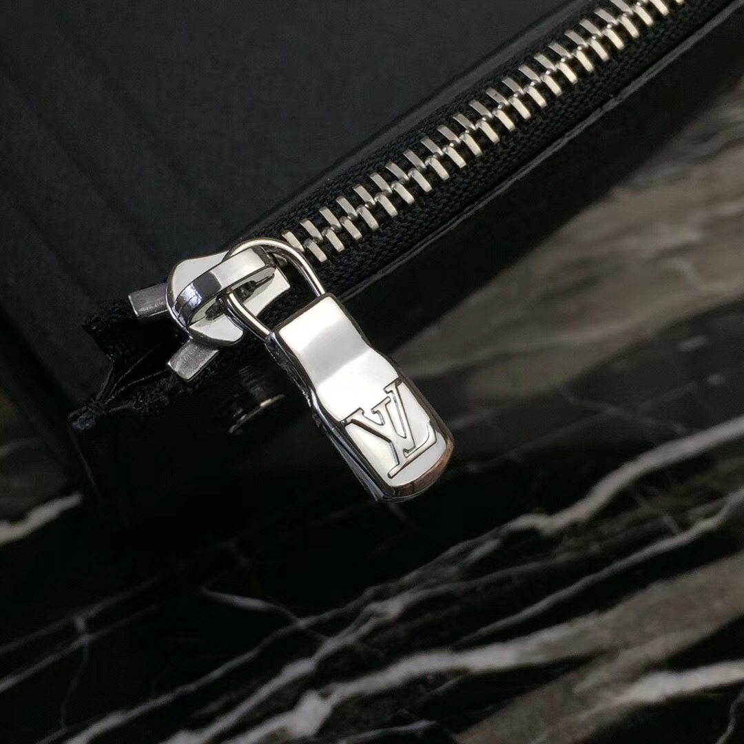 LV RIVETS CHAIN M63510