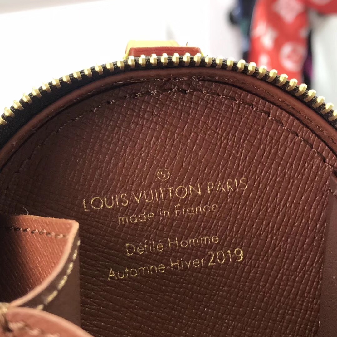 LV ROUND CASE M68524