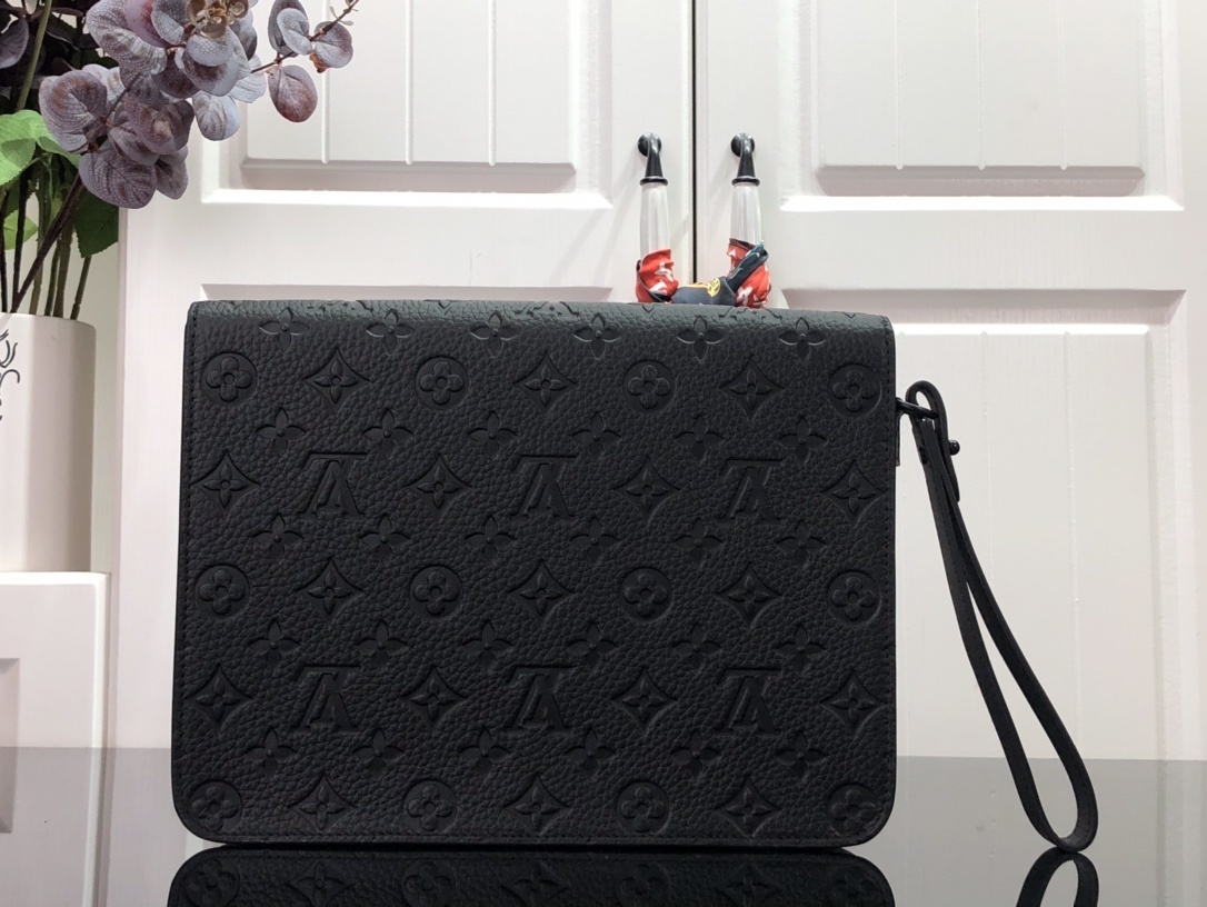 LV S LOCK 4A POUCH M80582