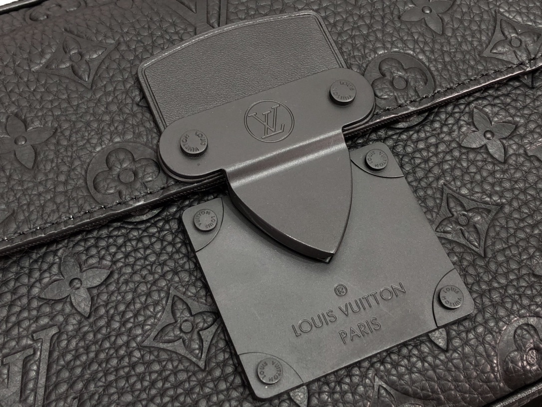 LV S LOCK MESSENGER M58489 