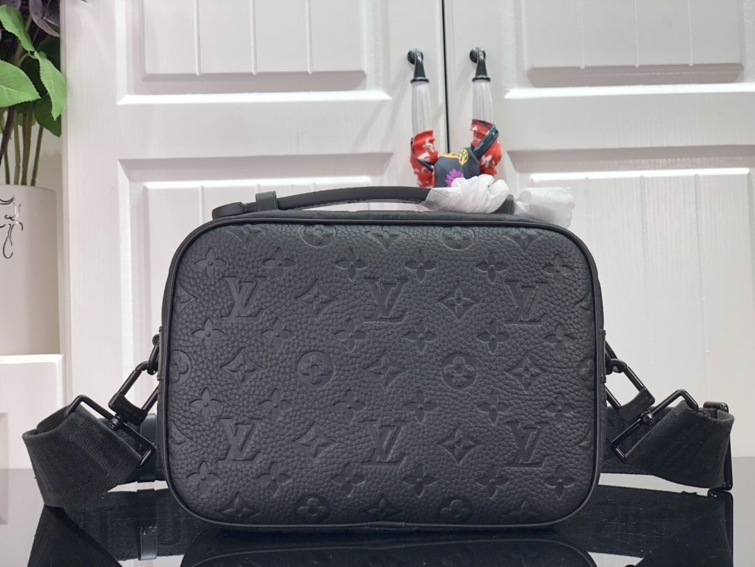 LV S LOCK MESSENGER M58489 