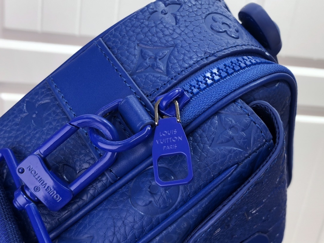 LV S LOCK MESSENGER M58489 