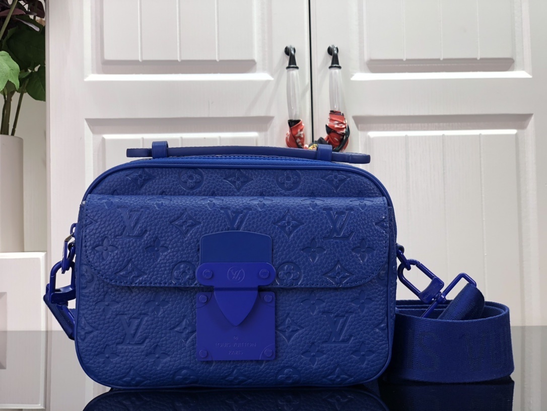 LV S LOCK MESSENGER M58489 
