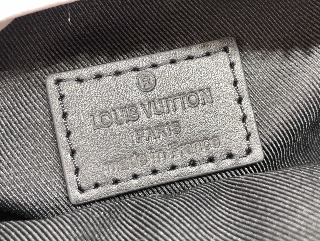 LV S LOCK MESSENGER M58489 