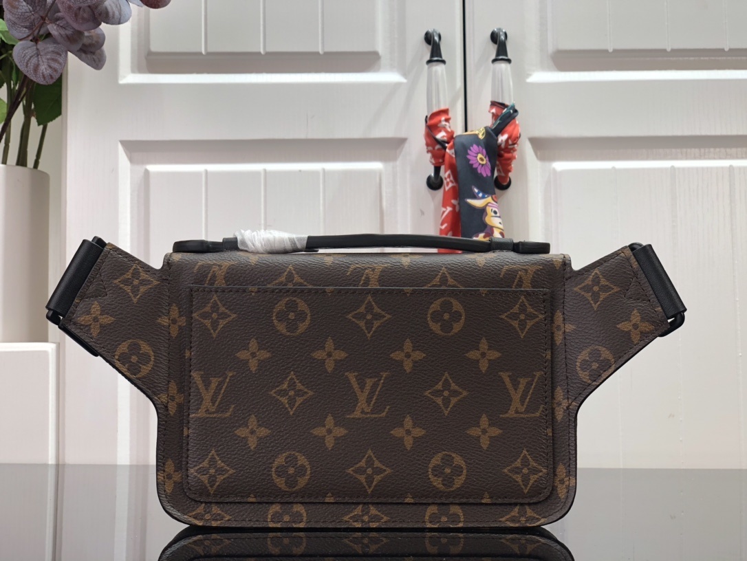 LV S LOCK SLING BAG M45807 