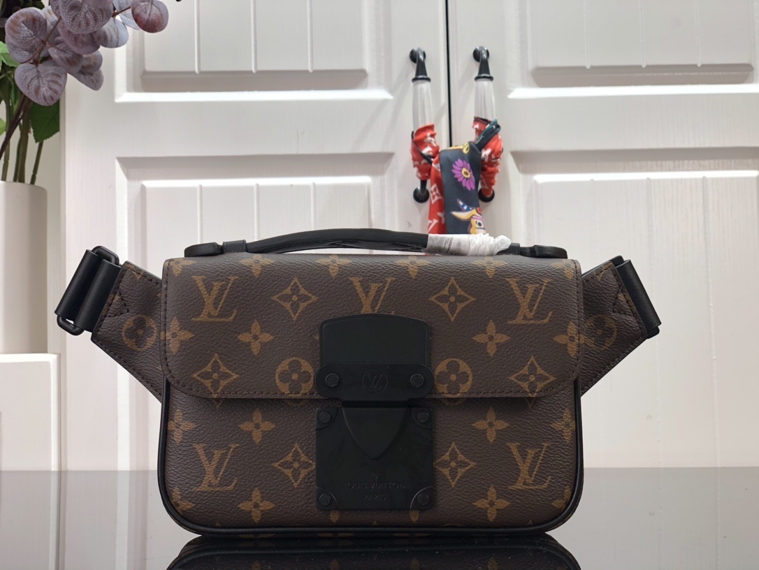 LV S LOCK SLING BAG M45807 