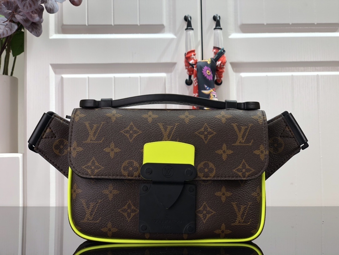 LV S LOCK SLING BAG M45807 