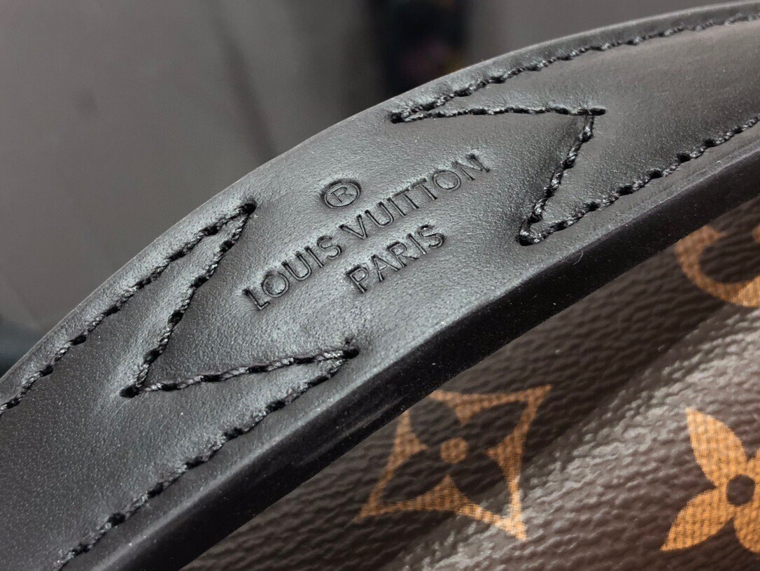 LV S LOCK SLING M46245