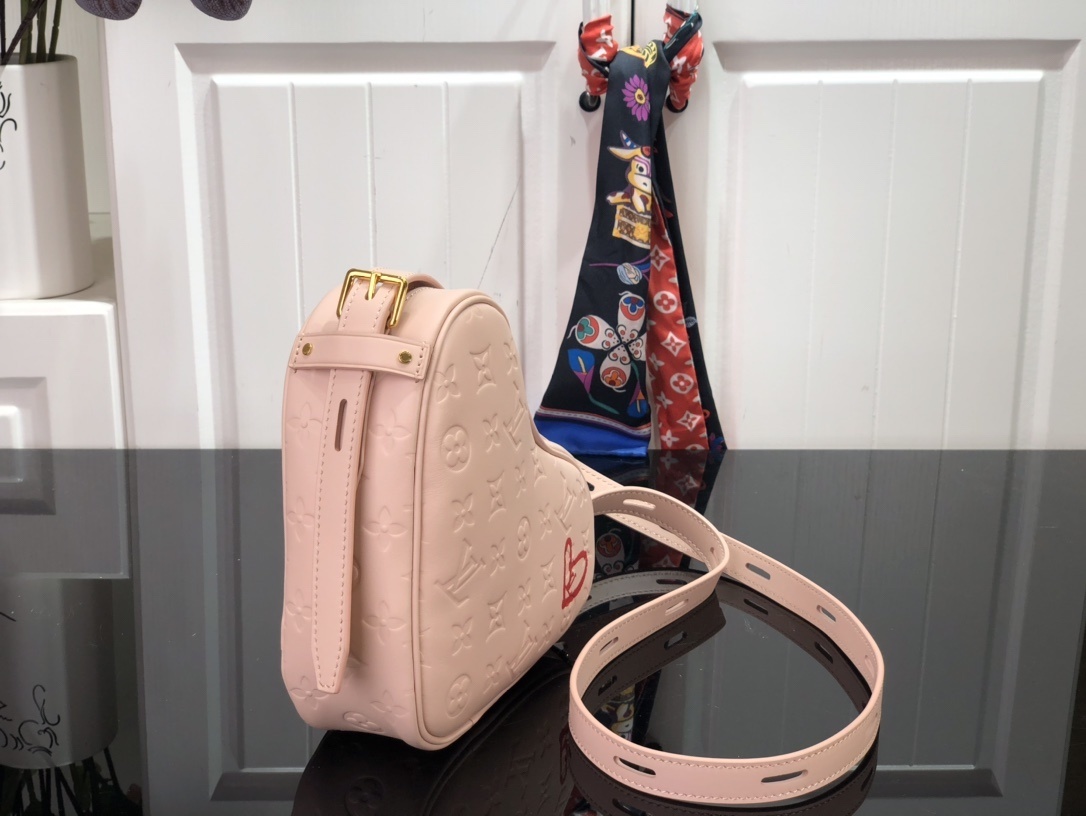 LV SAC COEUR M58738 