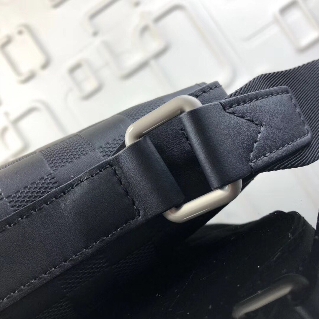 LV SAC MESSENGER BB N42418