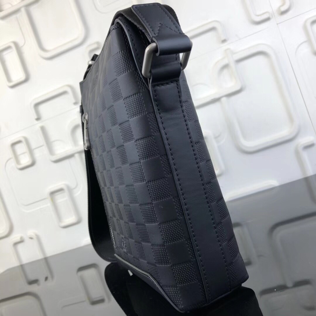 LV SAC MESSENGER BB N42418