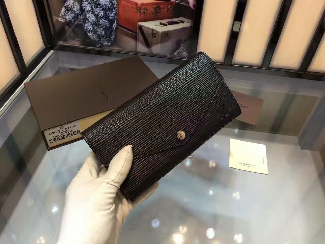 LV Sarah wallet 60531D 
