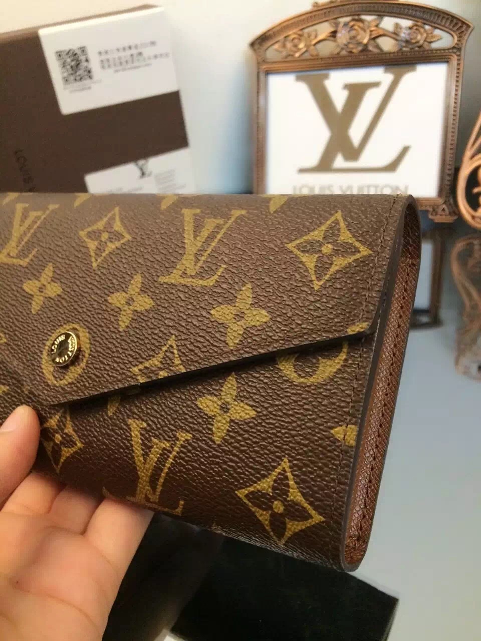 LV Sarah wallet 61182C