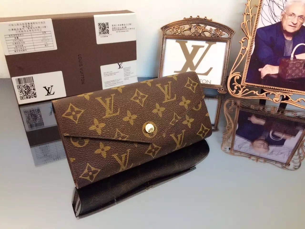 LV Sarah wallet 61182C