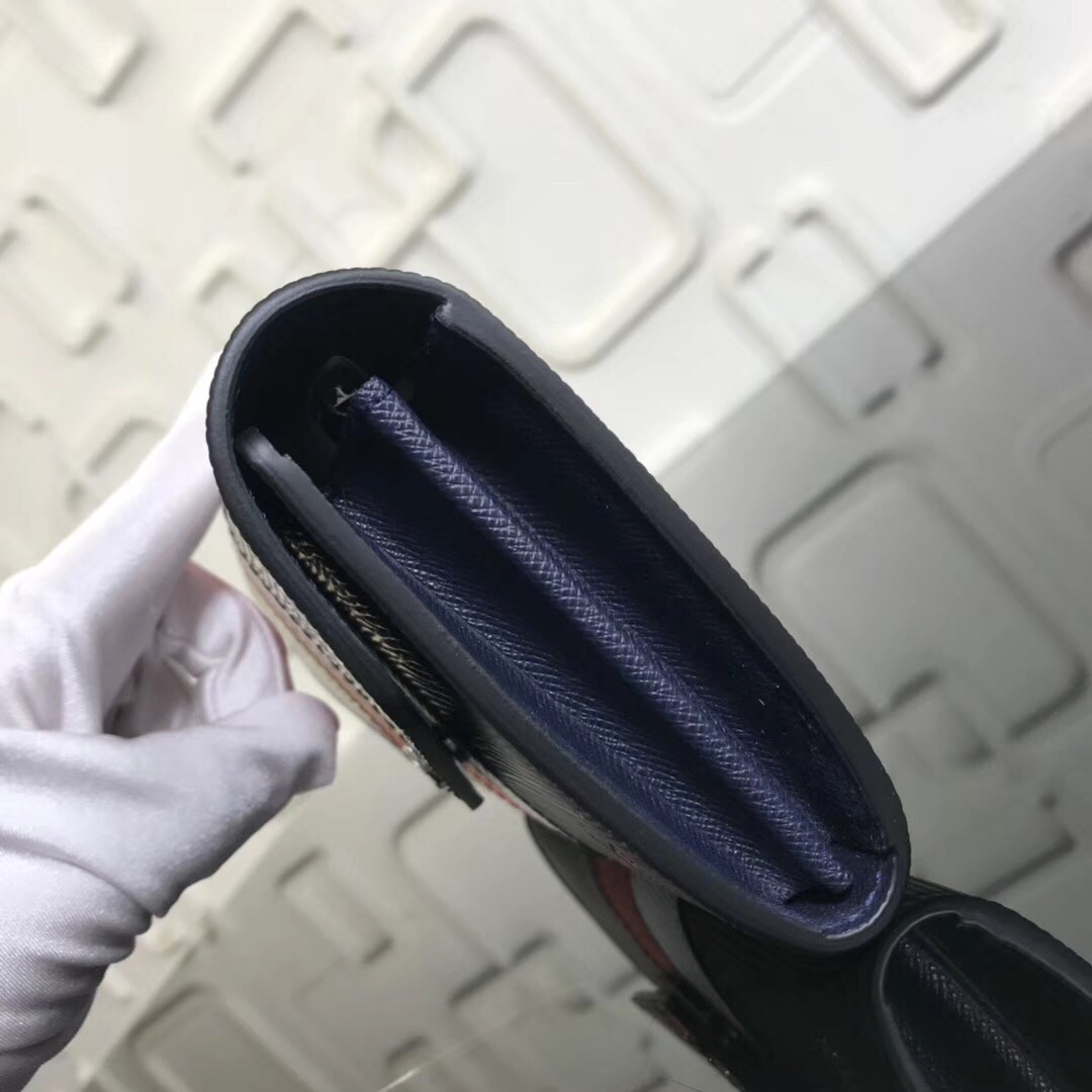 LV Sarah wallet M62985 