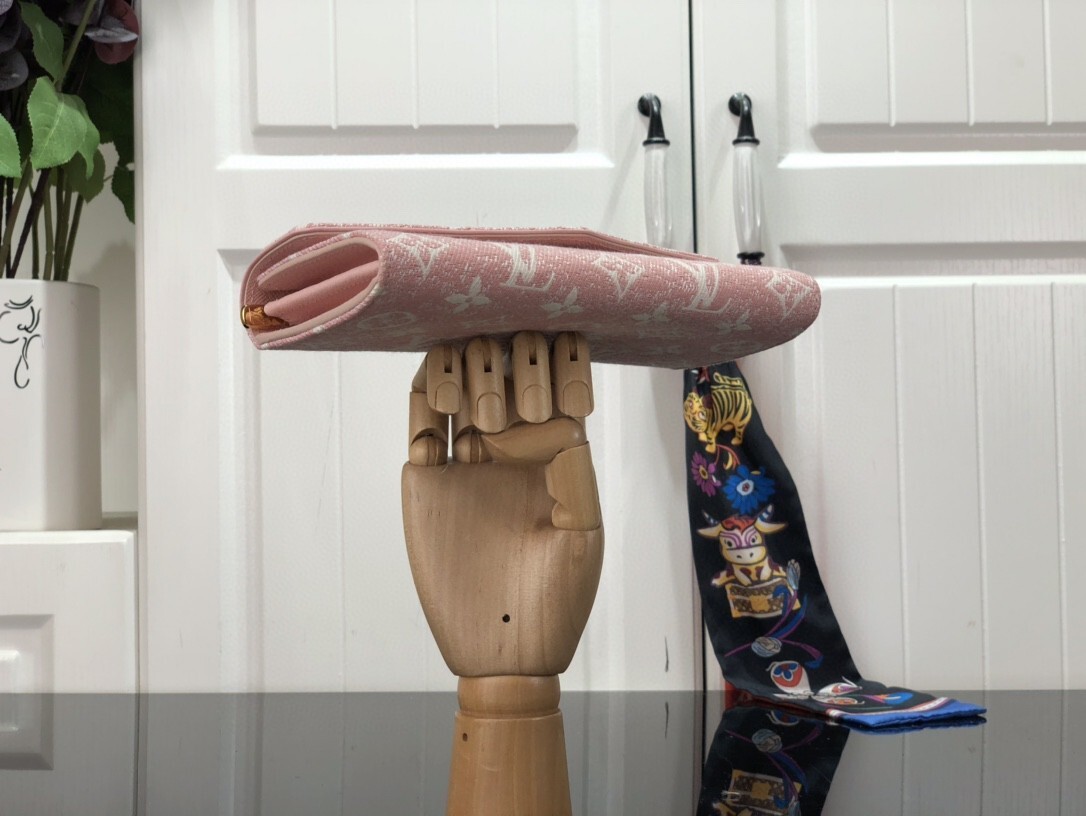 LV SARAH wallet M81183