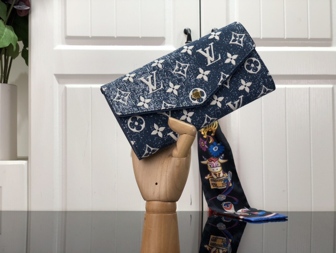 LV SARAH wallet M81183