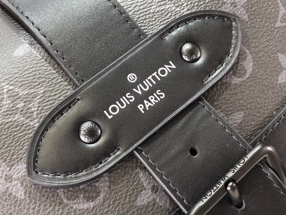 LV SAUMUR BACKPACK M45913
