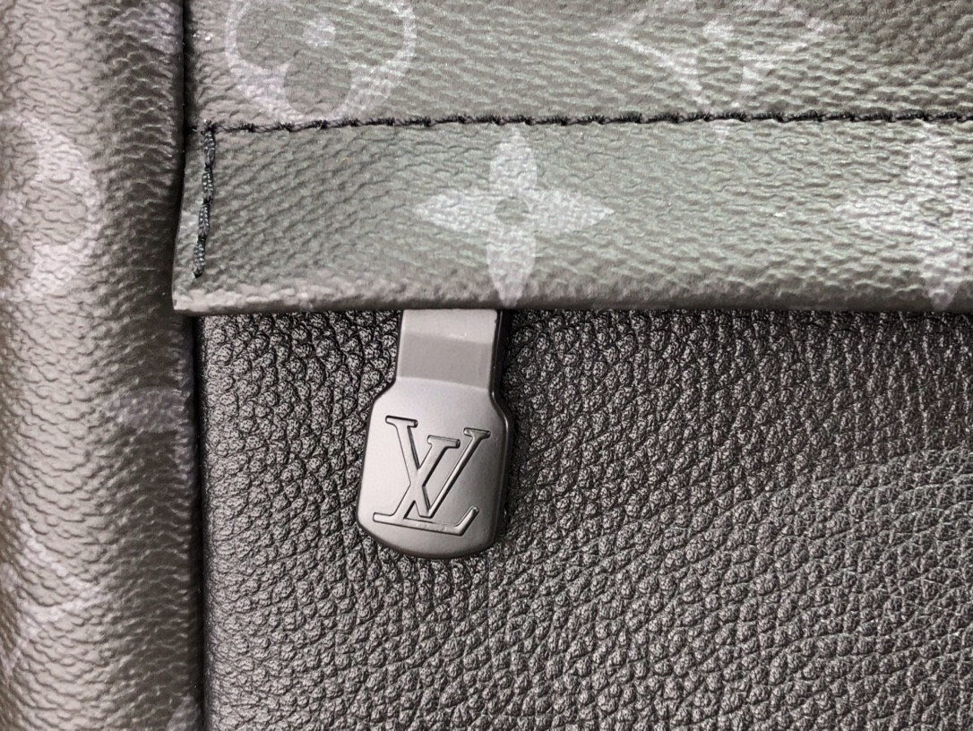LV SAUMUR BACKPACK M45913