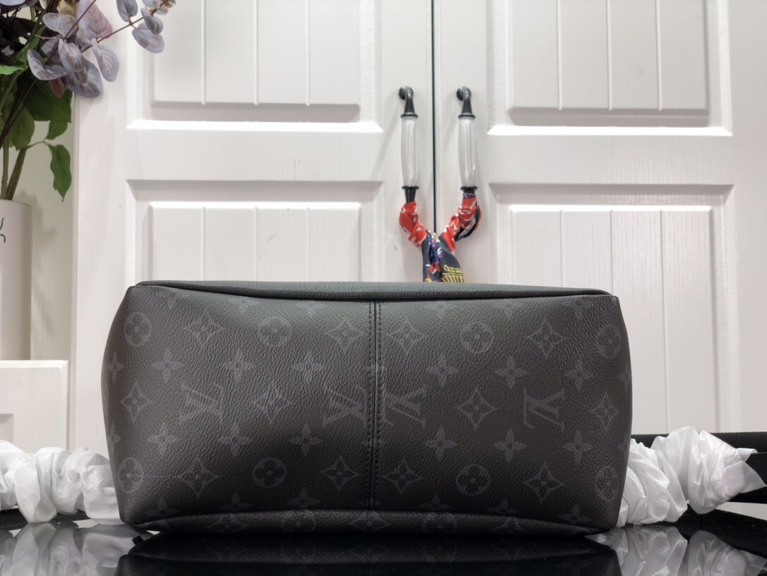 LV SAUMUR BACKPACK M45913