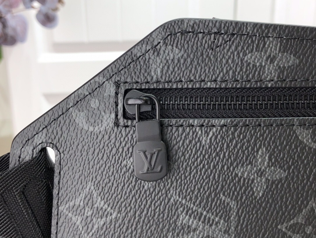 LV SAUMUR SLINGBAG M45912 