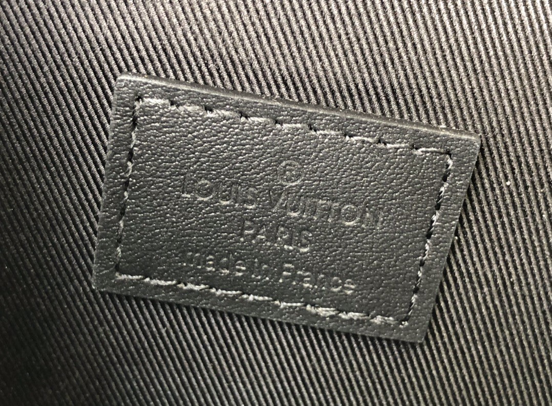 LV SAUMUR SLINGBAG M45912 